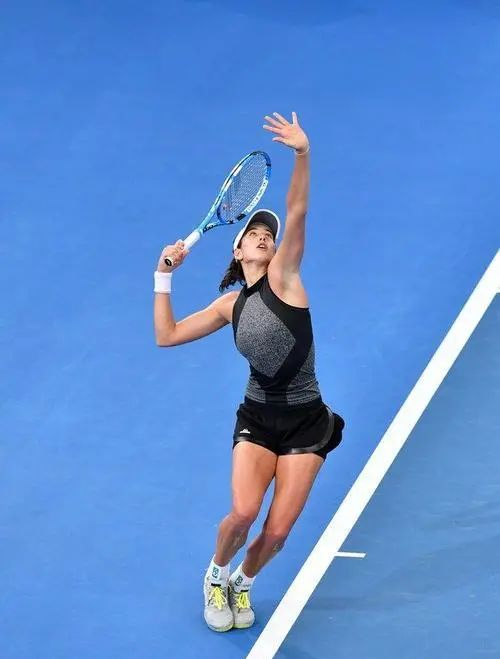 开云-从纽卡斯尔刷新队史纪录备战CBA常规赛到塞维利亚赛后遗憾出局，穆古鲁扎连续十二场比赛得分超过惊艳表现-开云